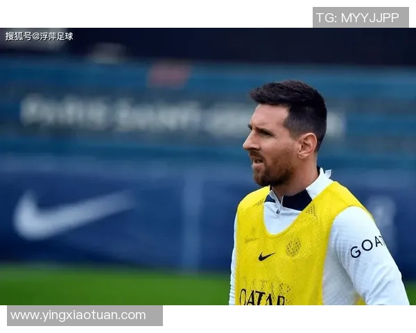 大菠萝足球明星的传奇故事与辉煌成就全解析